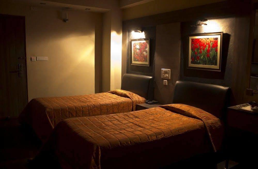 Hotel Majestic Shillong Dış mekan fotoğraf